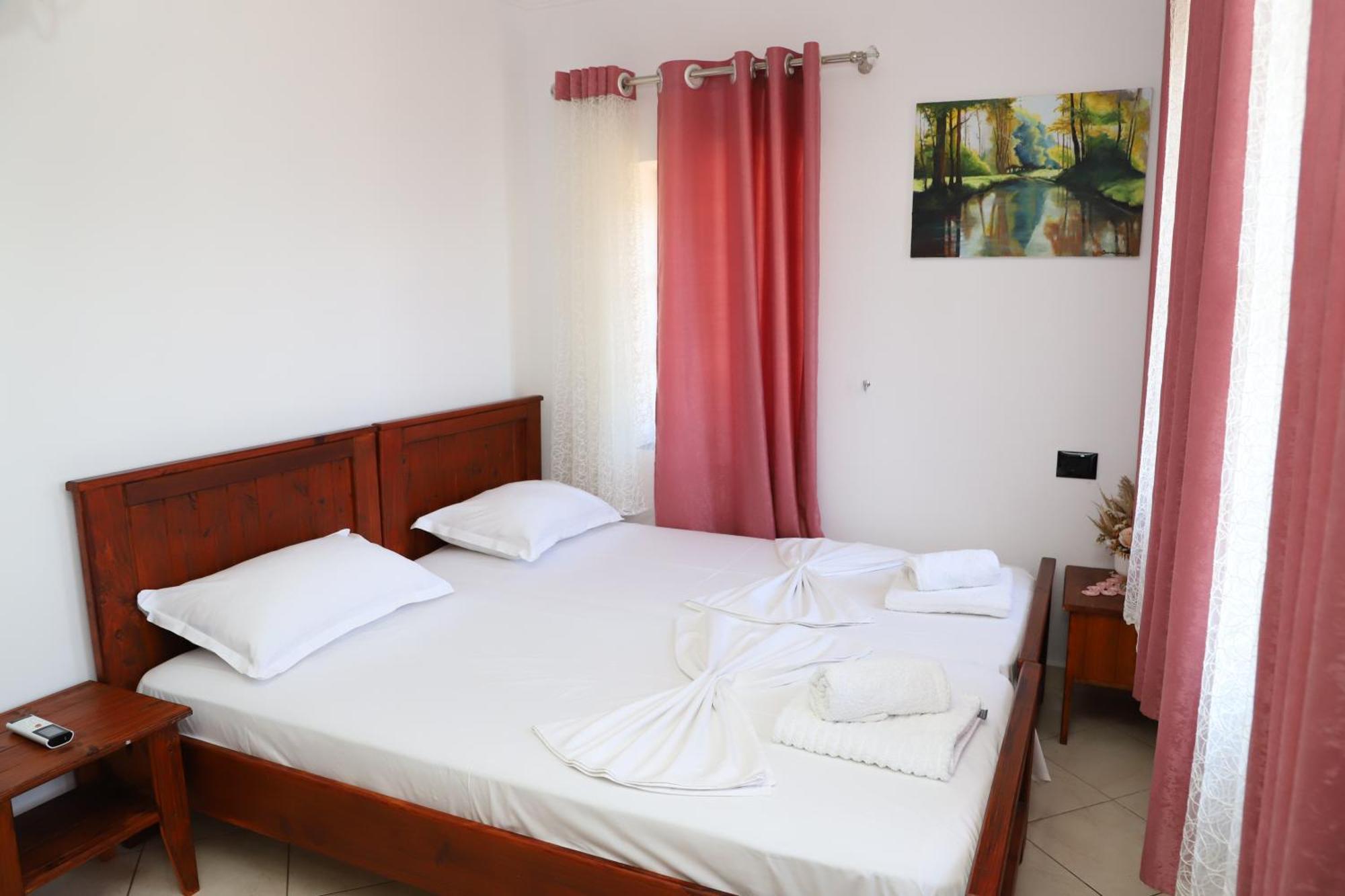 Guest House Lion Berat Exterior photo
