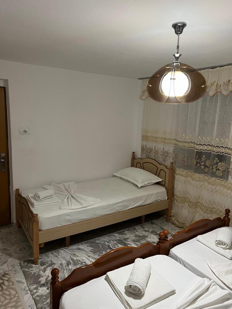 Guest House Lion Berat Exterior photo